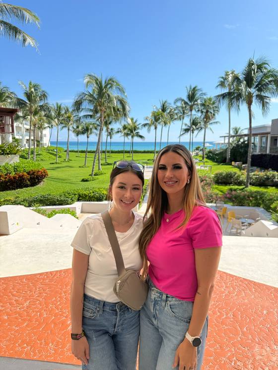 Kayla Kugler and Megan Vizzari, the sisters who founded Momeaze, at a team offsite